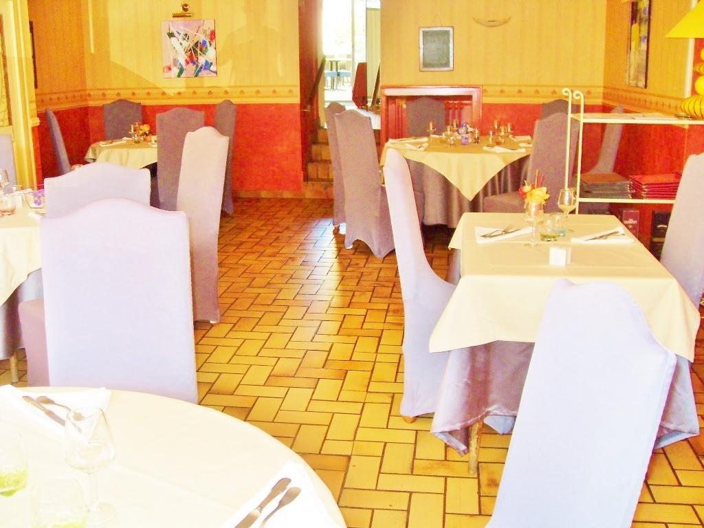 La Boule D'Or Hotel Bressuire Exterior foto