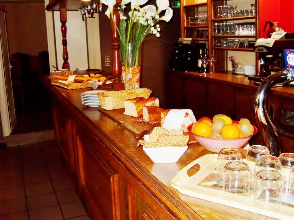 La Boule D'Or Hotel Bressuire Exterior foto